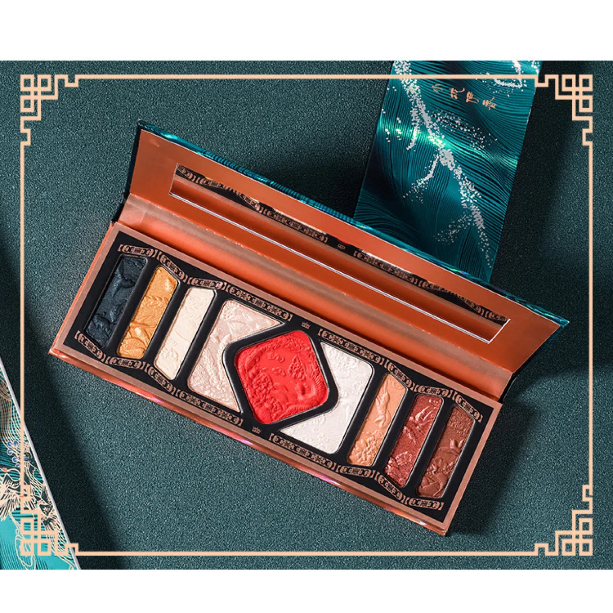 Hundred Birds Chaofeng Eyeshadow Palette